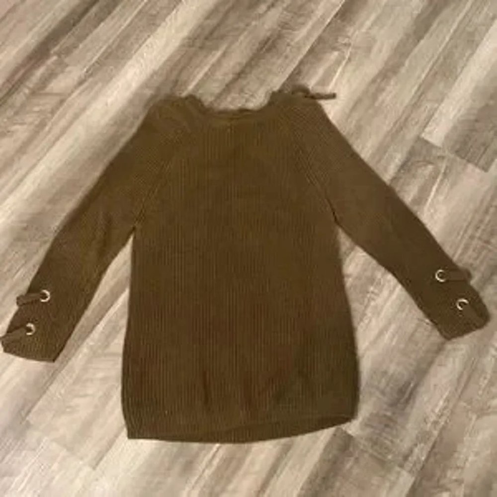 Sweater - Picture 3 of 3